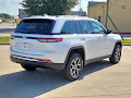 2027 Jeep Grand Cherokee Laredo