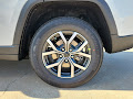 2027 Jeep Grand Cherokee Laredo